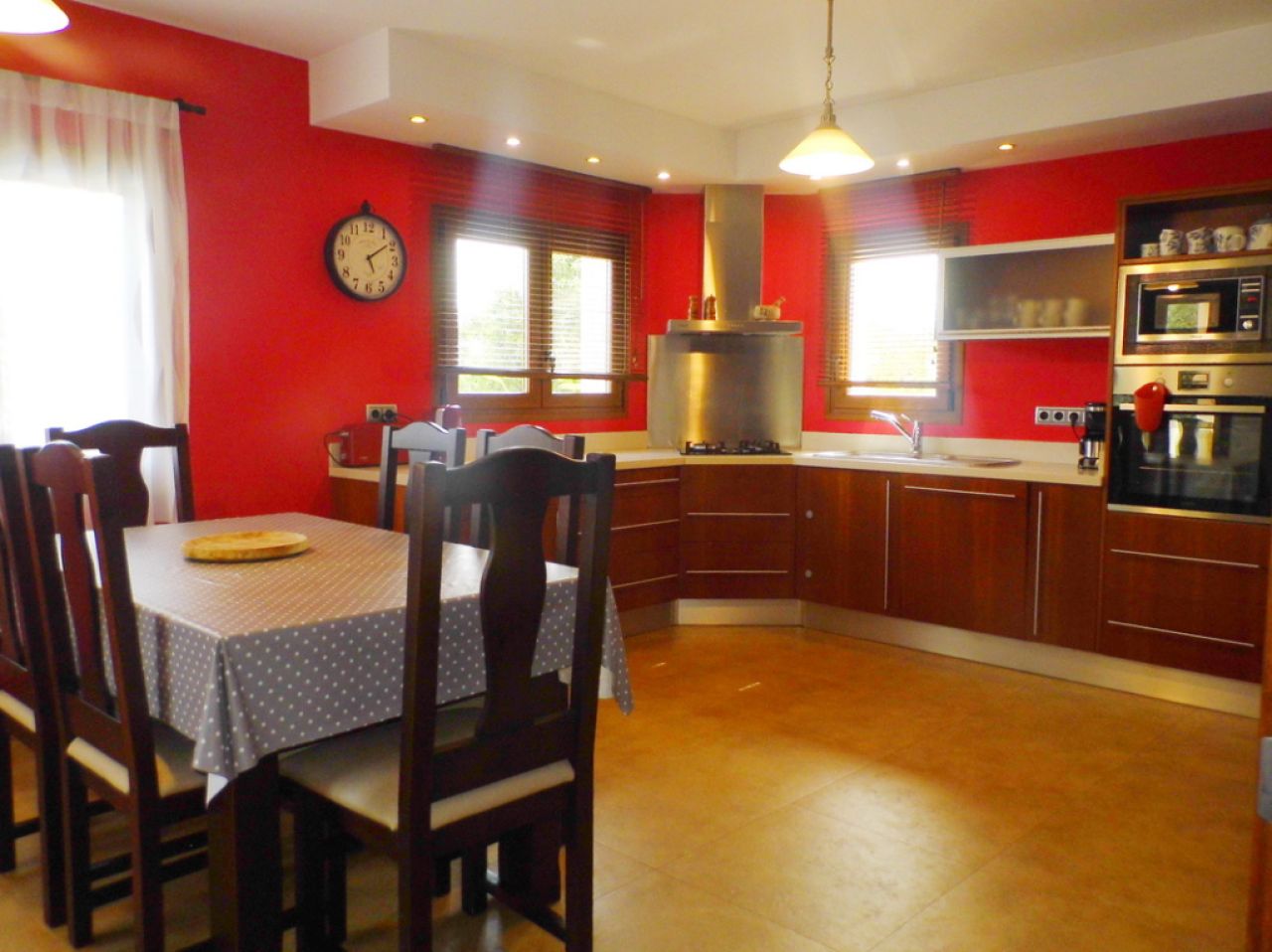 HOLIDAYS: Chalet with pool on the outskirts of Portocolom -- CH 02 FZ