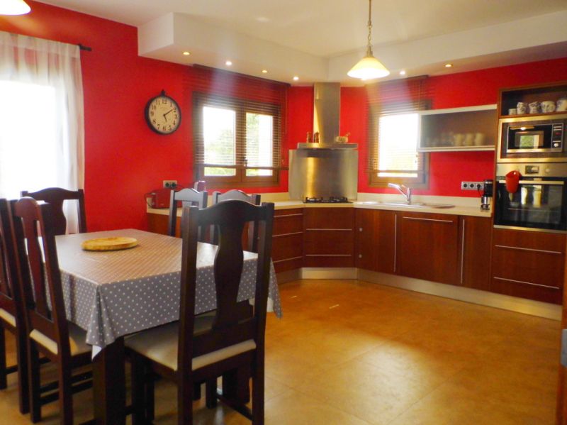 HOLIDAYS: Chalet with pool on the outskirts of Portocolom -- CH 02 FZ