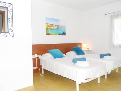 HOLIDAYS: Chalet with pool on the outskirts of Portocolom -- CH 02 FZ