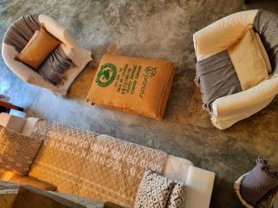 HOLIDAYS: Modern village house with courtyard and terrace in Es LLombards - DH 12 FZ