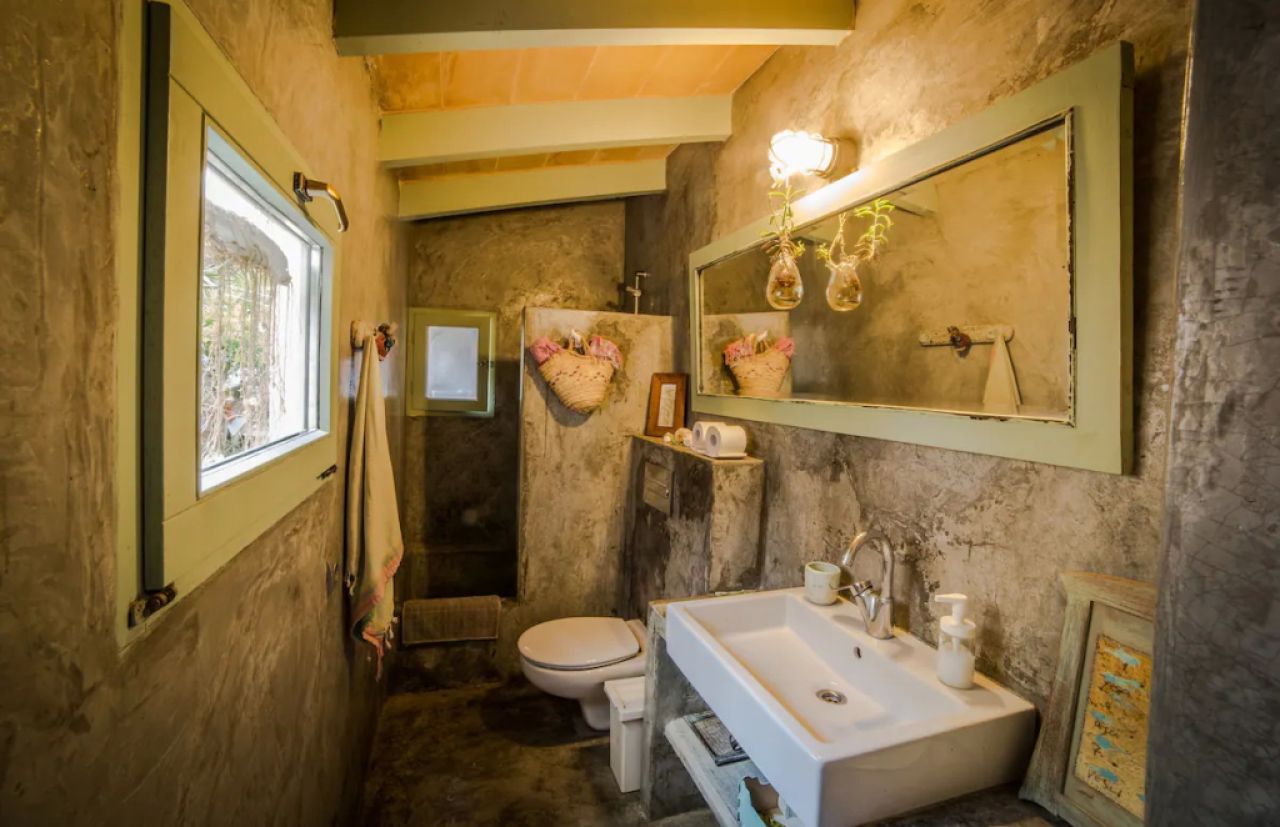 HOLIDAYS: Modern village house with courtyard and terrace in Es LLombards - DH 12 FZ