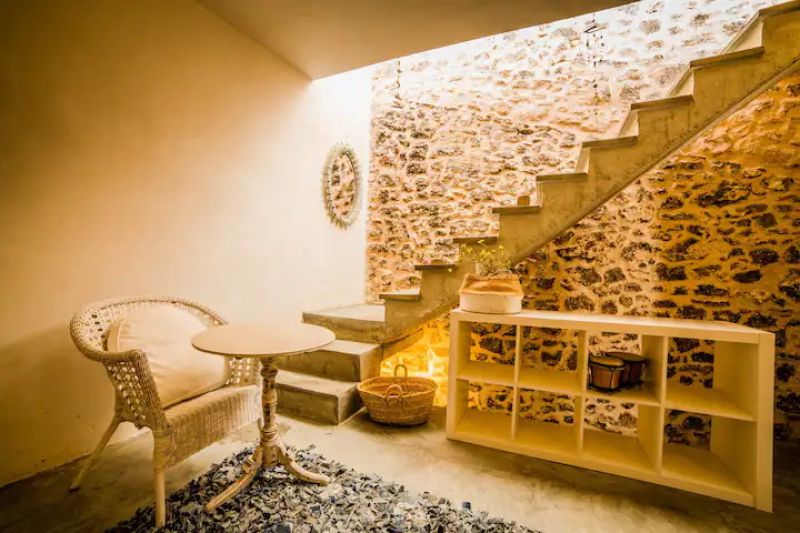 HOLIDAYS: Modern village house with courtyard and terrace in Es LLombards - DH 12 FZ