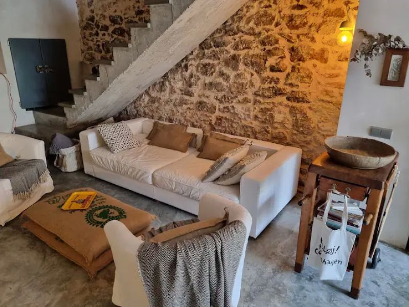 HOLIDAYS: Modern village house with courtyard and terrace in Es LLombards - DH 12 FZ