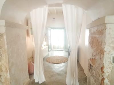 Ferienvermietung eines schönen Dorhauses mit Innenhof und Terrasse in Es LLombards --- DH 12 FZ