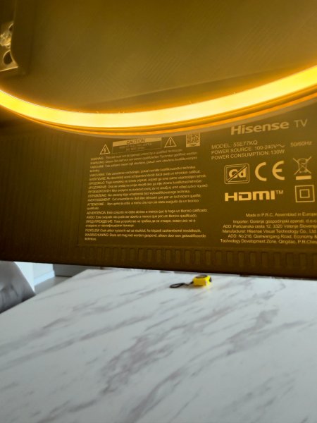 Fernseher Hisense 55 Zoll QLED 4K mit Wandhalterung