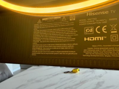 Fernseher Hisense 55 Zoll QLED 4K mit Wandhalterung