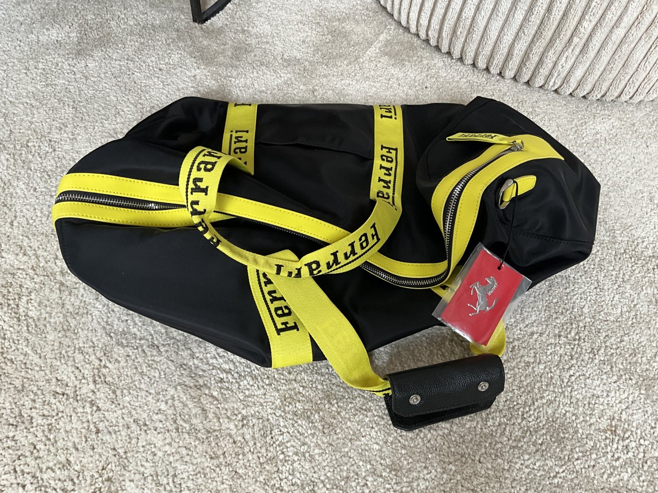 Ferrari Duffle Bag nuevo | original | con etiqueta y bolsa antipolvo