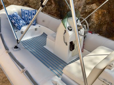 Festpreis. ZODIAC Sportboot top gepflegt 90 PS inkl. 600 KG Anhänger