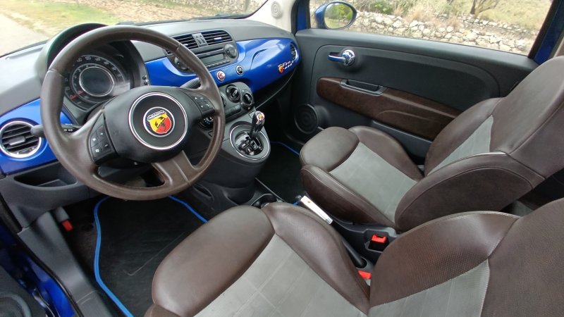 Fiat 500 Sonderedition Sport; Automatik, elektrisches Panorama Glasdach