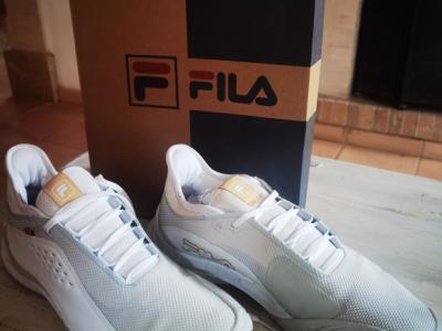 Fila Sportschuh neu originalverpackt