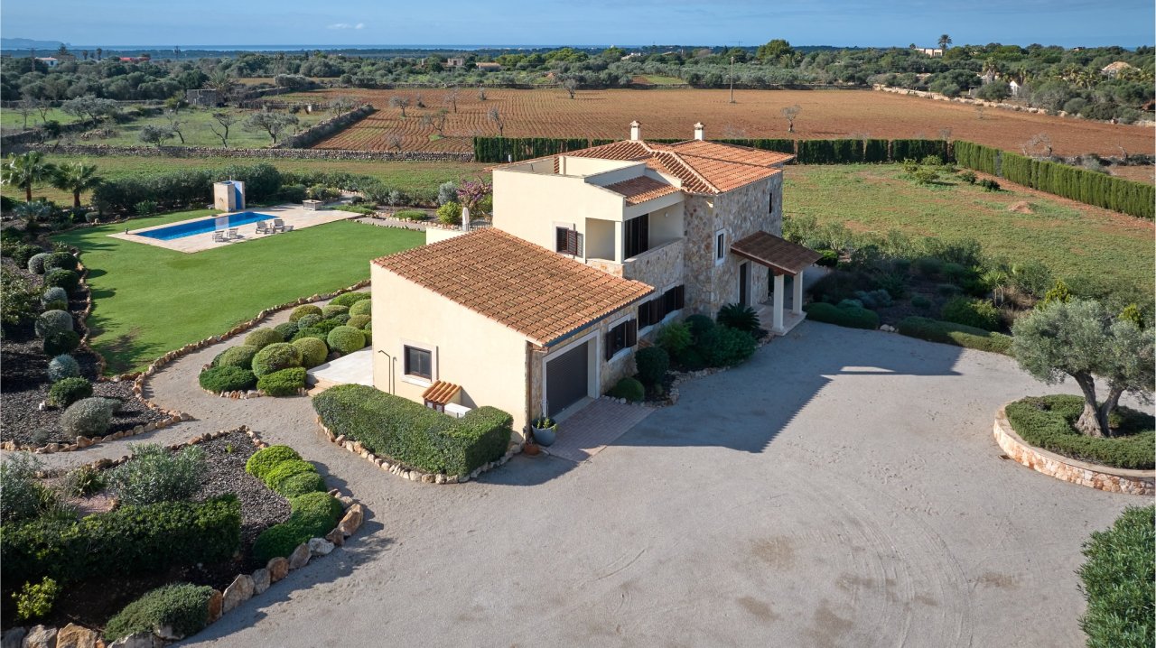 Finca in privilegierter Lage von Ses Salines  Meerblick, Ruhe und mediterrane Lebensqualität