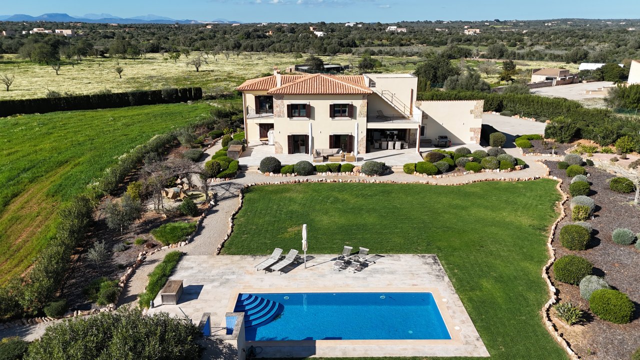 Finca in privilegierter Lage von Ses Salines  Meerblick, Ruhe und mediterrane Lebensqualität