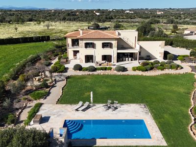 Finca in privilegierter Lage von Ses Salines  Meerblick, Ruhe und mediterrane Lebensqualität