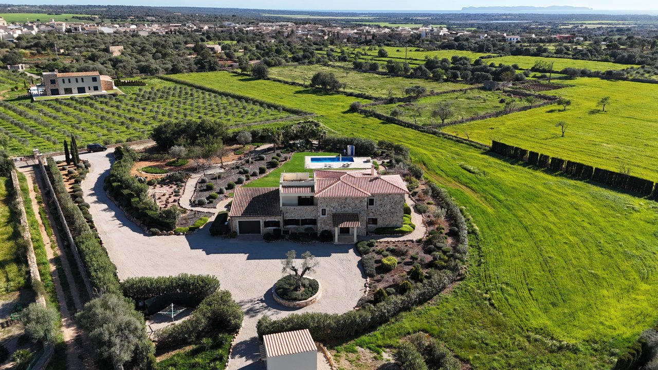 Finca in privilegierter Lage von Ses Salines  Meerblick, Ruhe und mediterrane Lebensqualität