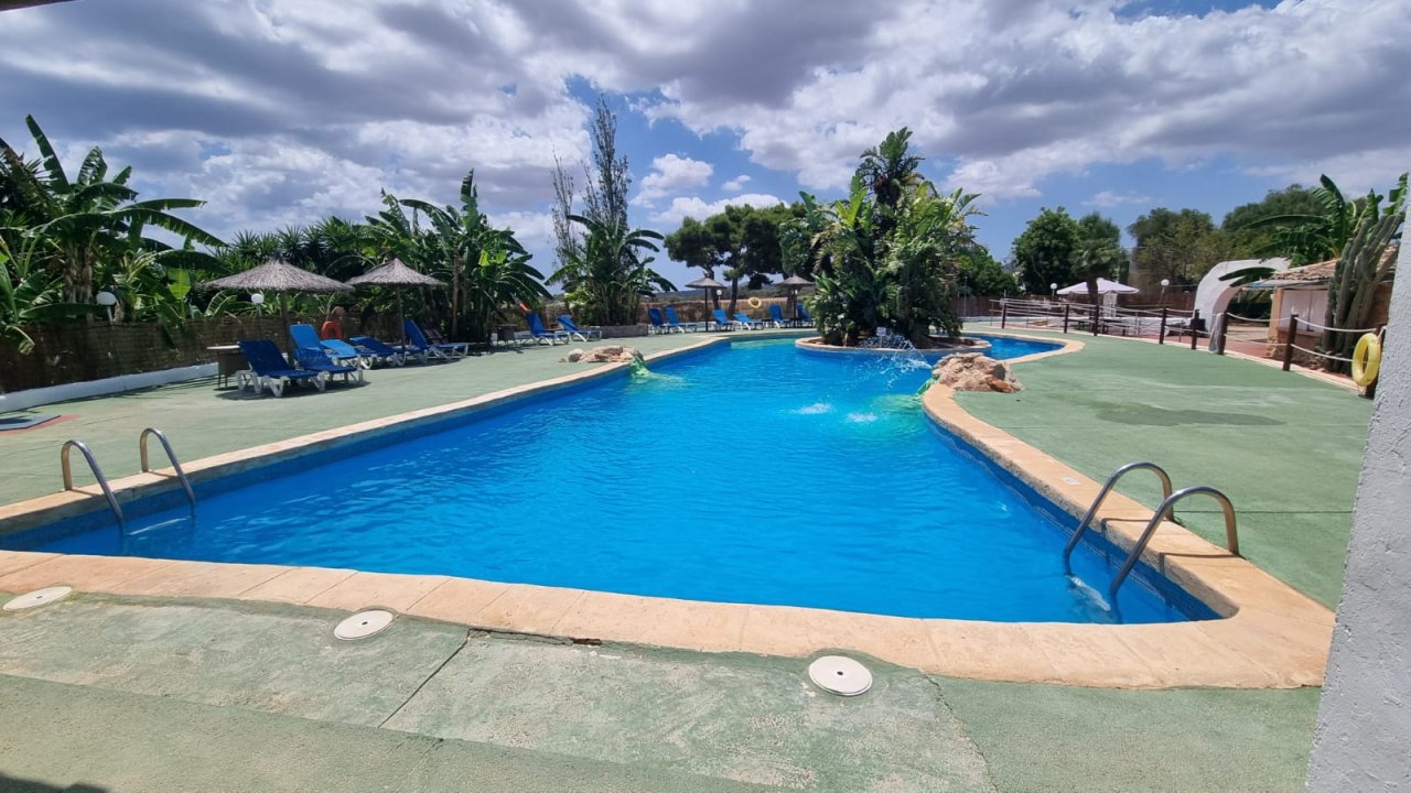 Finca con 23 plazas/licencia con piscina y muchos extras en Cala de Mallorca ---- F 50 CM