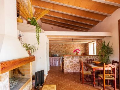 Finca with large plot and expansion potential near Campos