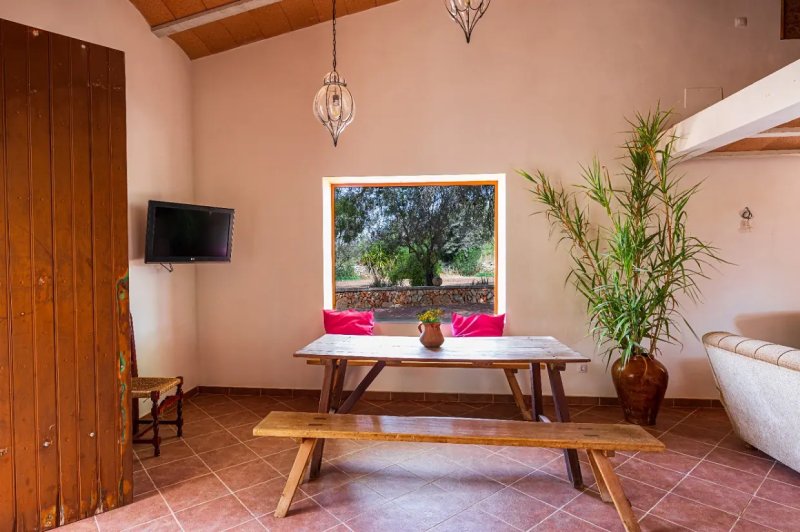 Finca with large plot and expansion potential near Campos