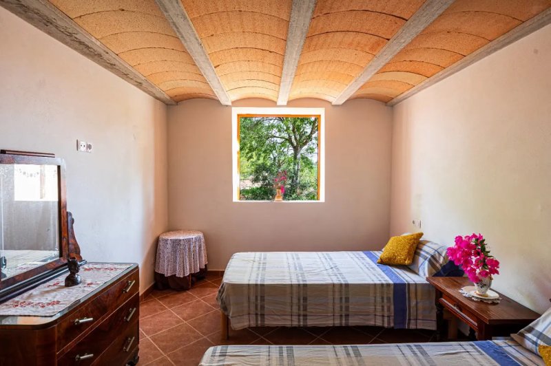 Finca with large plot and expansion potential near Campos