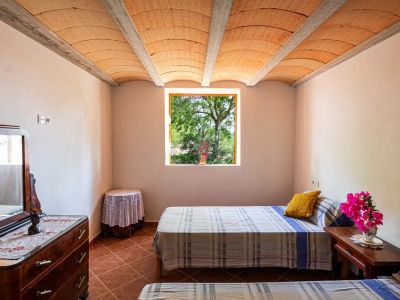 Finca with large plot and expansion potential near Campos