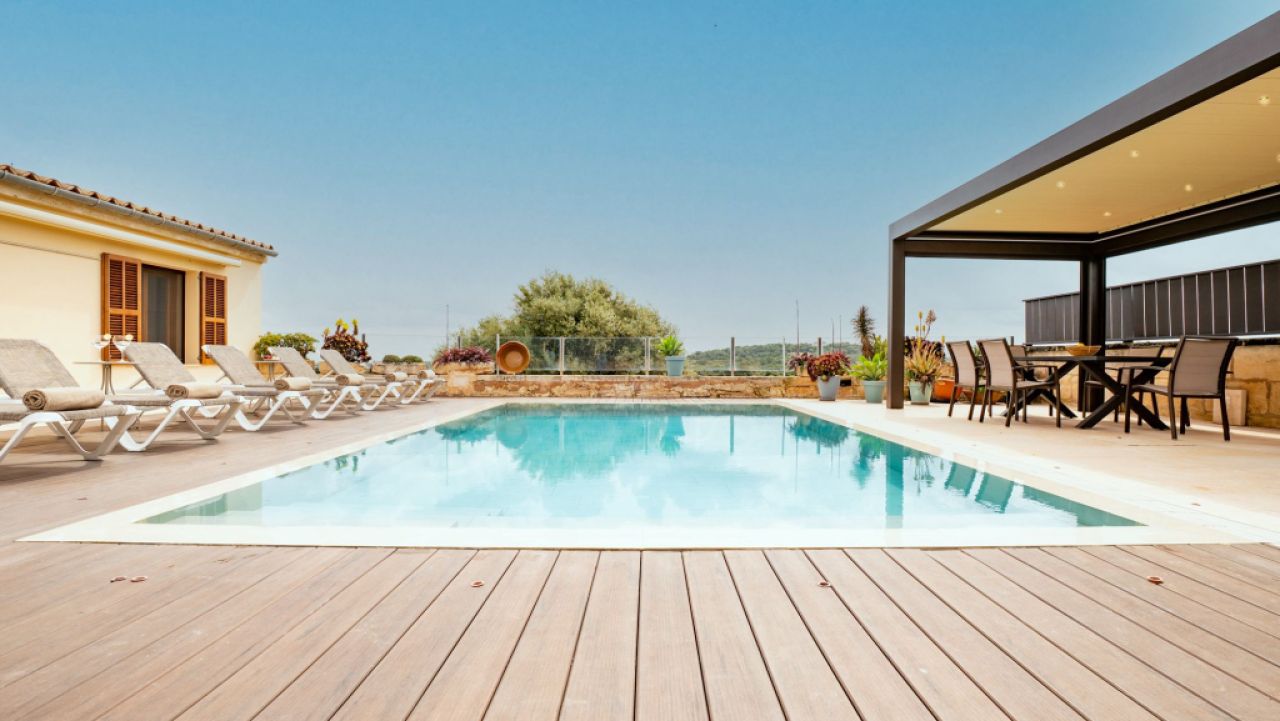 Finca mit Pool in Muro | 3 SZ | Mai Special & Sommer frei