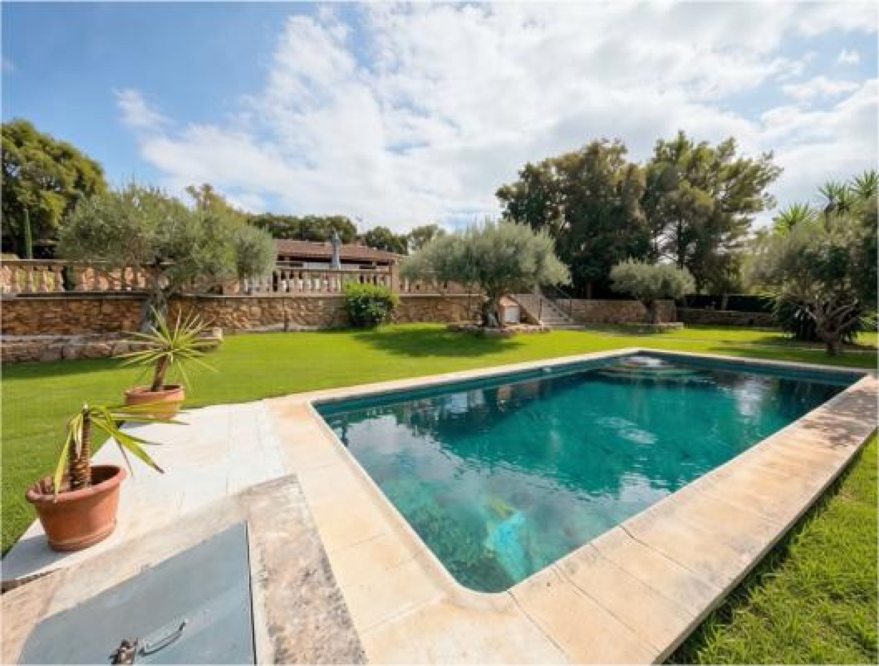 Finca mit renoviertem Steinhaus nahe INCA zu verkaufen