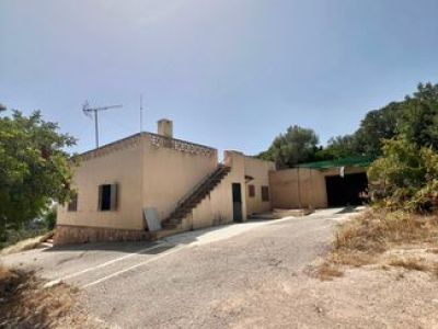 Finca mit viel Grund - nähe Palma !