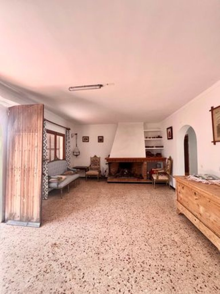 Finca mit viel Grund - nähe Palma !