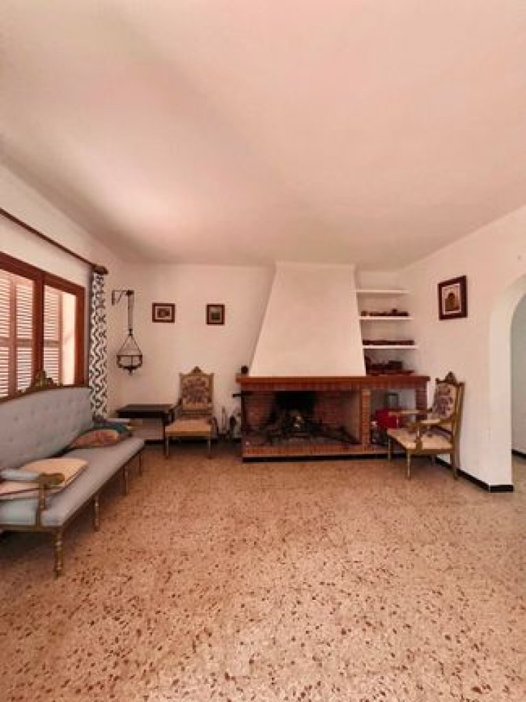 Finca mit viel Grund - nähe Palma !