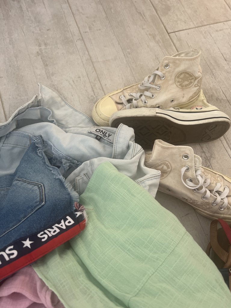 Flohmarkt Kleider, Deco Paket