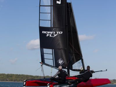 Foiling Katamaran wie Ifly15 Formula Whisper