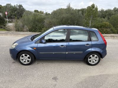 Ford-Fiesta 5 türig Bauj. 08/2006 Original 93000 km Spanische Zulassung