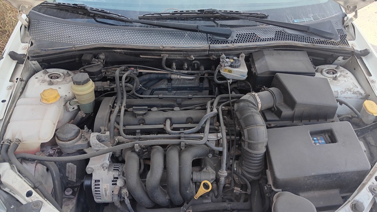 Ford Focus 1.6 gasolina, aire acondicionado, tiene ITV