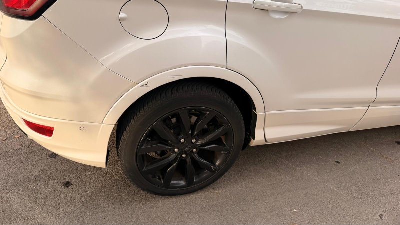 Ford Kuga Diesel (2017) Weiß  ITV 11/2027  Zahnriemen & Injektoren NEU  AHK in CR für VHB 10.900 €