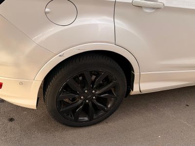 Ford Kuga Diesel (2017) Weiß  ITV 11/2027  Zahnriemen & Injektoren NEU  AHK in CR für VHB 10.900 €
