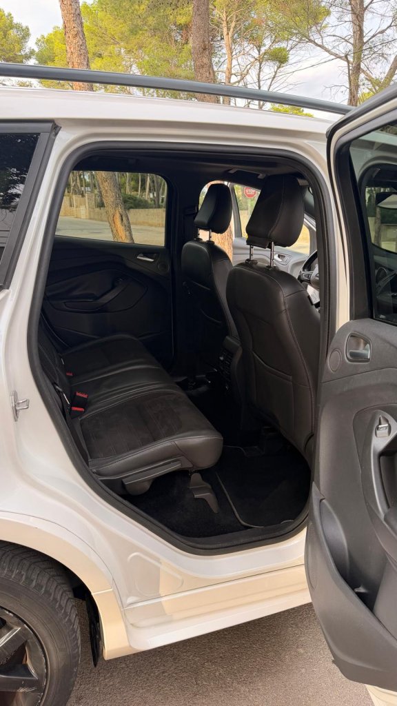 Ford Kuga Diesel (2017) Weiß  ITV 11/2027  Zahnriemen & Injektoren NEU  AHK in CR für VHB 10.900 €