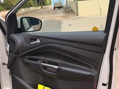 Ford Kuga Diesel (2017) Weiß  ITV 11/2027  Zahnriemen & Injektoren NEU  AHK in CR für VHB 10.900 €
