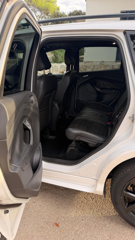 Ford Kuga Diesel (2017) Weiß  ITV 11/2027  Zahnriemen & Injektoren NEU  AHK in CR für VHB 10.900 €