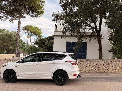 Ford Kuga Diesel (2017) Weiß  ITV 11/2027  Zahnriemen & Injektoren NEU  AHK in CR für VHB 10.900 €