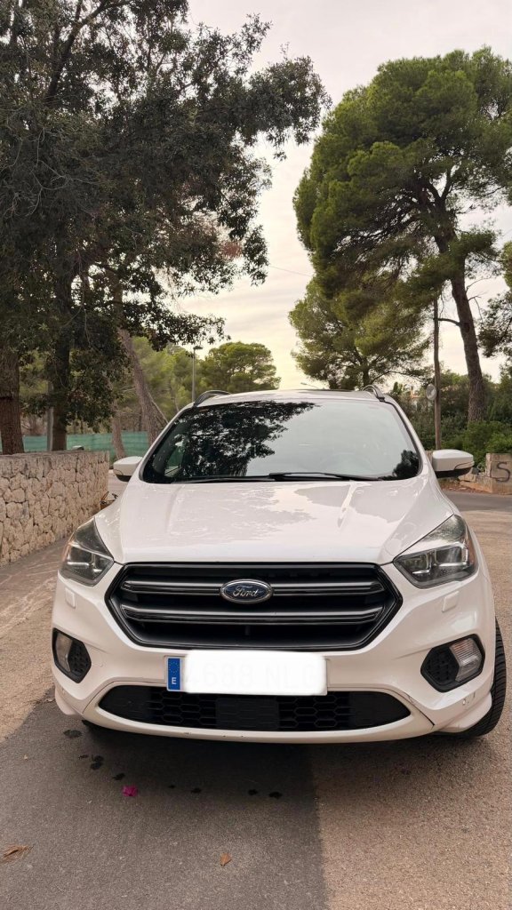 Ford Kuga Diesel (2017) Weiß  ITV 11/2027  Zahnriemen & Injektoren NEU  AHK in CR für VHB 10.900 €
