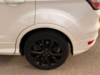 Ford Kuga Diesel (2017) Weiß  ITV 11/2027  Zahnriemen & Injektoren NEU  AHK in CR für VHB 10.900 €