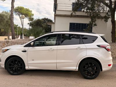 Ford Kuga Diesel (2017) Weiß  ITV 11/2027  Zahnriemen & Injektoren NEU  AHK in CR für VHB 10.900 €
