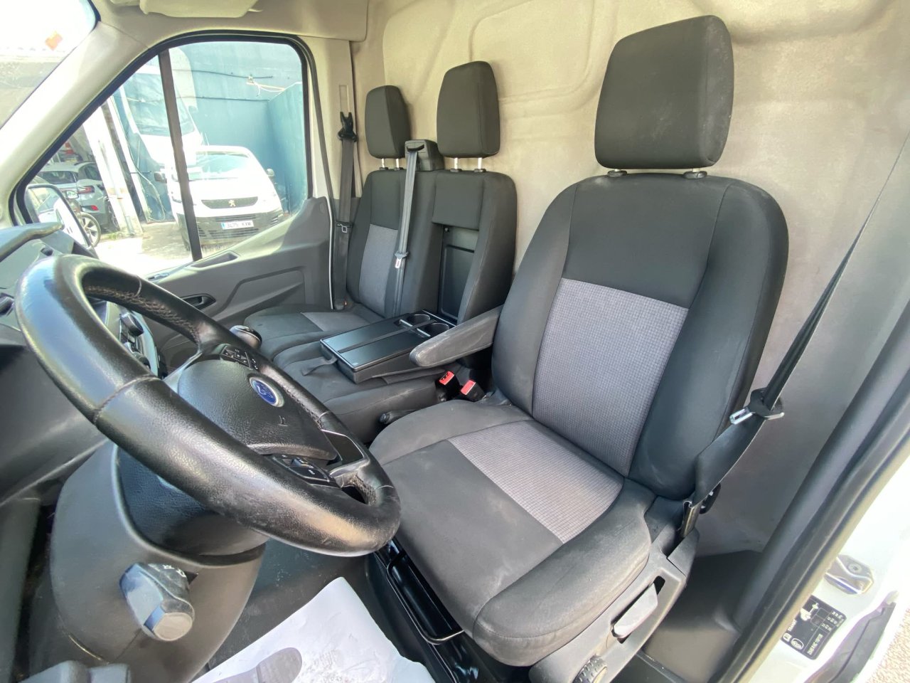 Ford Transit 350 Ambiente L2H2 2.0 TDCI 130Cv 4P