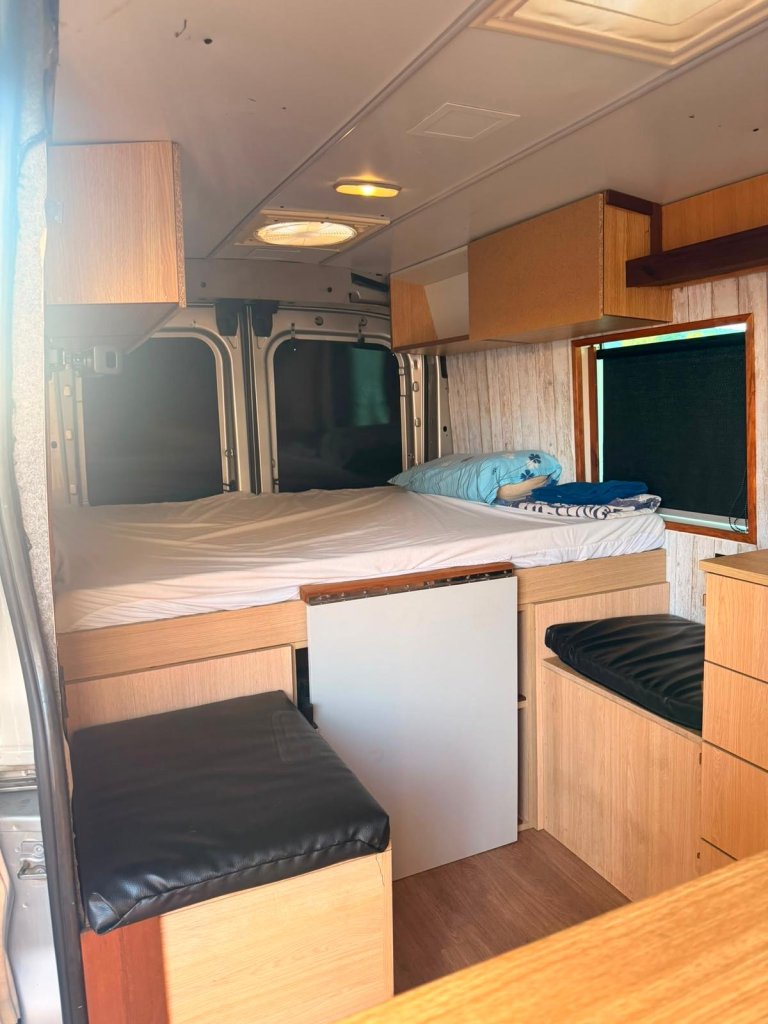 Ford Transit Camper 2.2 TDCI 150 PS  komplett homologiert  Solaranlage  TÜV bis 2027