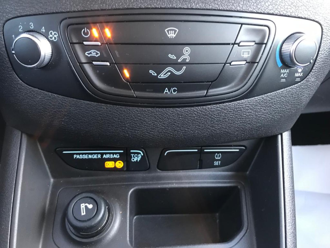 Ford Transit Courier Kombi 1.0 Ecoboost 5P