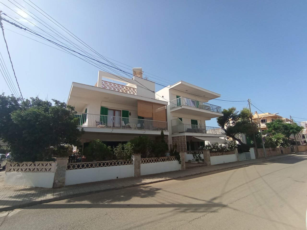 Available from Sept 27 / Season: Ground-floor apartment with terraces near the coast of Colonia St Jordi --AP 07 T