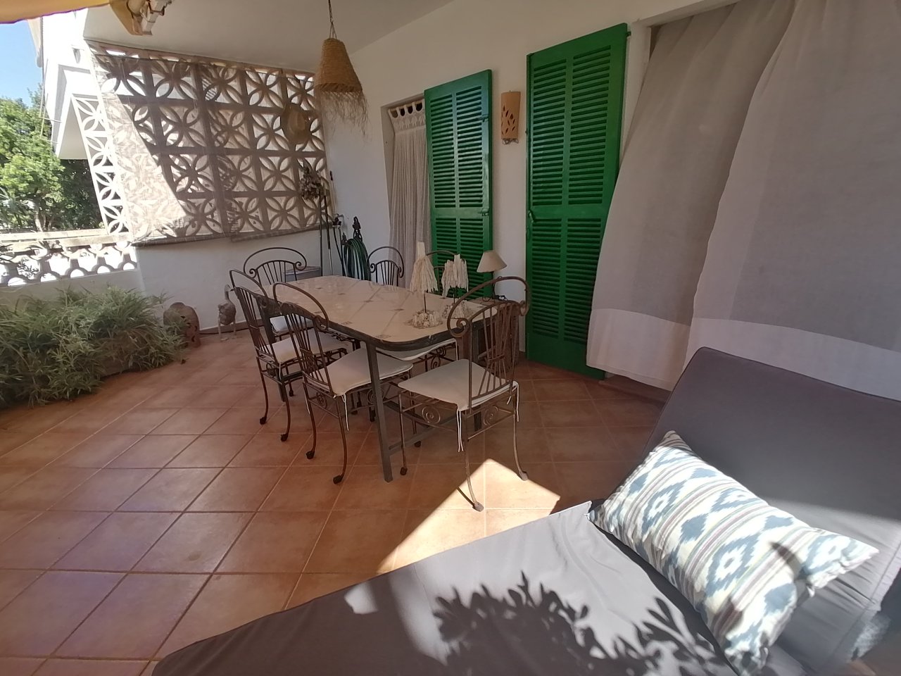 Available from Sept 27 / Season: Ground-floor apartment with terraces near the coast of Colonia St Jordi --AP 07 T
