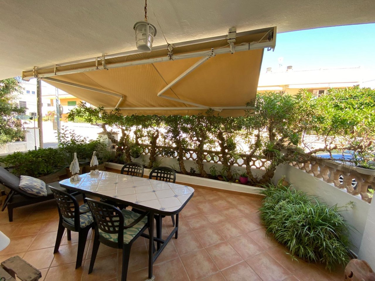 Available from Sept 27 / Season: Ground-floor apartment with terraces near the coast of Colonia St Jordi --AP 07 T