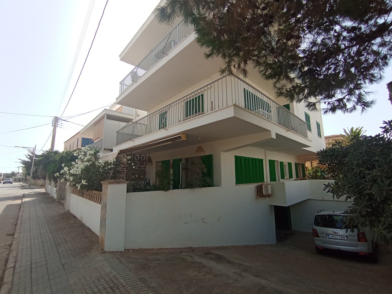 Available from Sept 27 / Season: Ground-floor apartment with terraces near the coast of Colonia St Jordi --AP 07 T