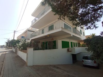 Available from Sept 27 / Season: Ground-floor apartment with terraces near the coast of Colonia St Jordi --AP 07 T
