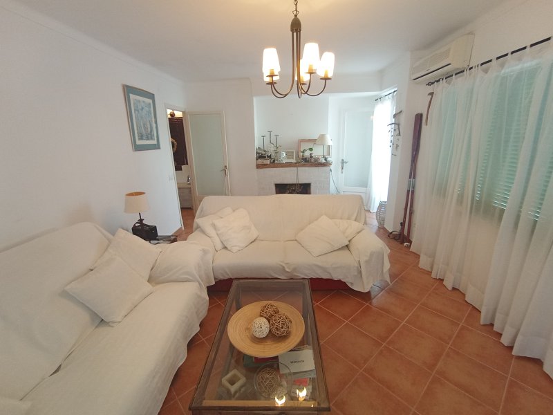 Available from Sept 27 / Season: Ground-floor apartment with terraces near the coast of Colonia St Jordi --AP 07 T